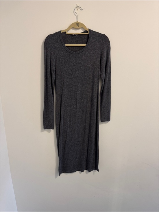 Wilfred Dresses & Skirts - Wilfred Charcoal Gray Long Sleeve Knit Midi Dress